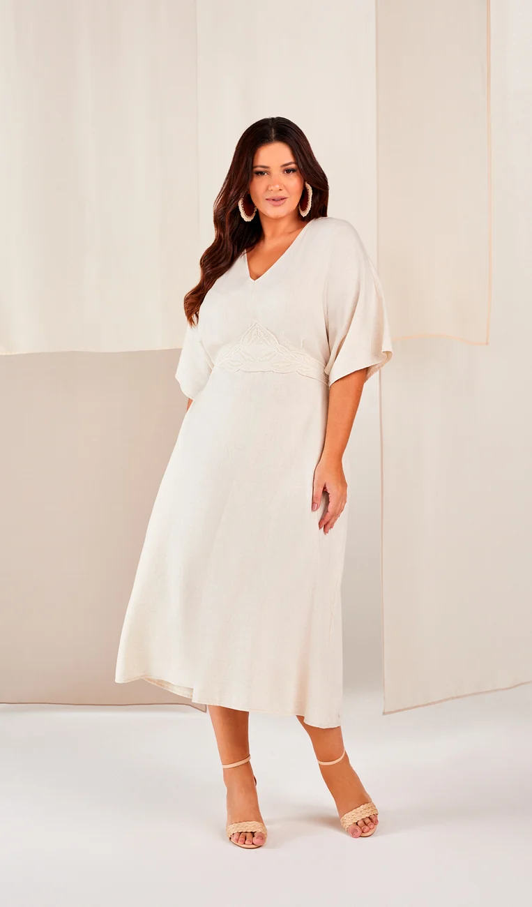 Vestido feminino offwhite com bordado, foto da Ramo